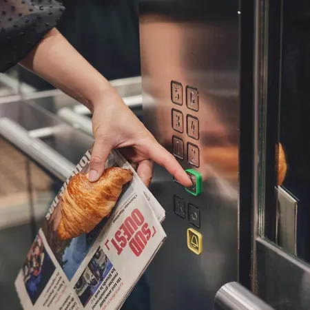 فندق Maison Orphee 4*