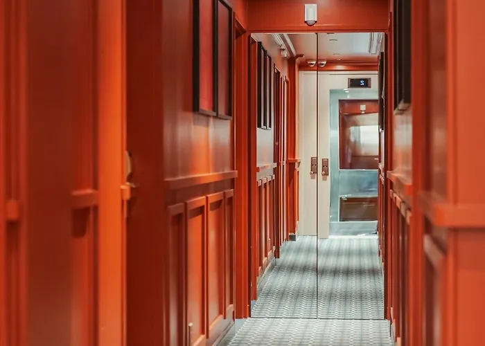 Hotel Maison Orphee 4*