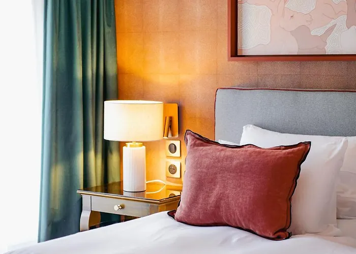 Hotell Maison Orphee 4*